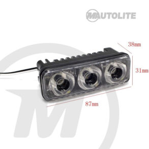 Luces de circulación diurna LED de alta potencia (DRL) Tipo de LED: LED SMD Color del LED: blanco (como muestran las imágenes)} Temperatura de color: 6000K ~ 7000K }Número de LED: 3  LED Potencia: 9W (3W/LED) Voltaje: 12V Material:Aluminio + plástico + lente PC Impermeable, a prueba de polvo, resistente a la intemperie, resistente a los golpes Tamaño del panel (L * W * H): 8.7 cm x 3.8 cm x 3.1 cm (Aprox.) Incluye base y tornillos para instalación El tipo de mini lámpara de circulación diurna de 3 LED es lo suficientemente pequeña como para poner en muchos camiones, para SUV, 4x4 detrás de la rejilla, ya sea vertical u horizontalmente. Las luces de circulación diurna mejoran la seguridad mientras se conduce. Permiten que su vehículo sea visto a distancias mucho más lejanas. Mejora en gran medida el tiempo de reacción de los vehículos que se aproximan